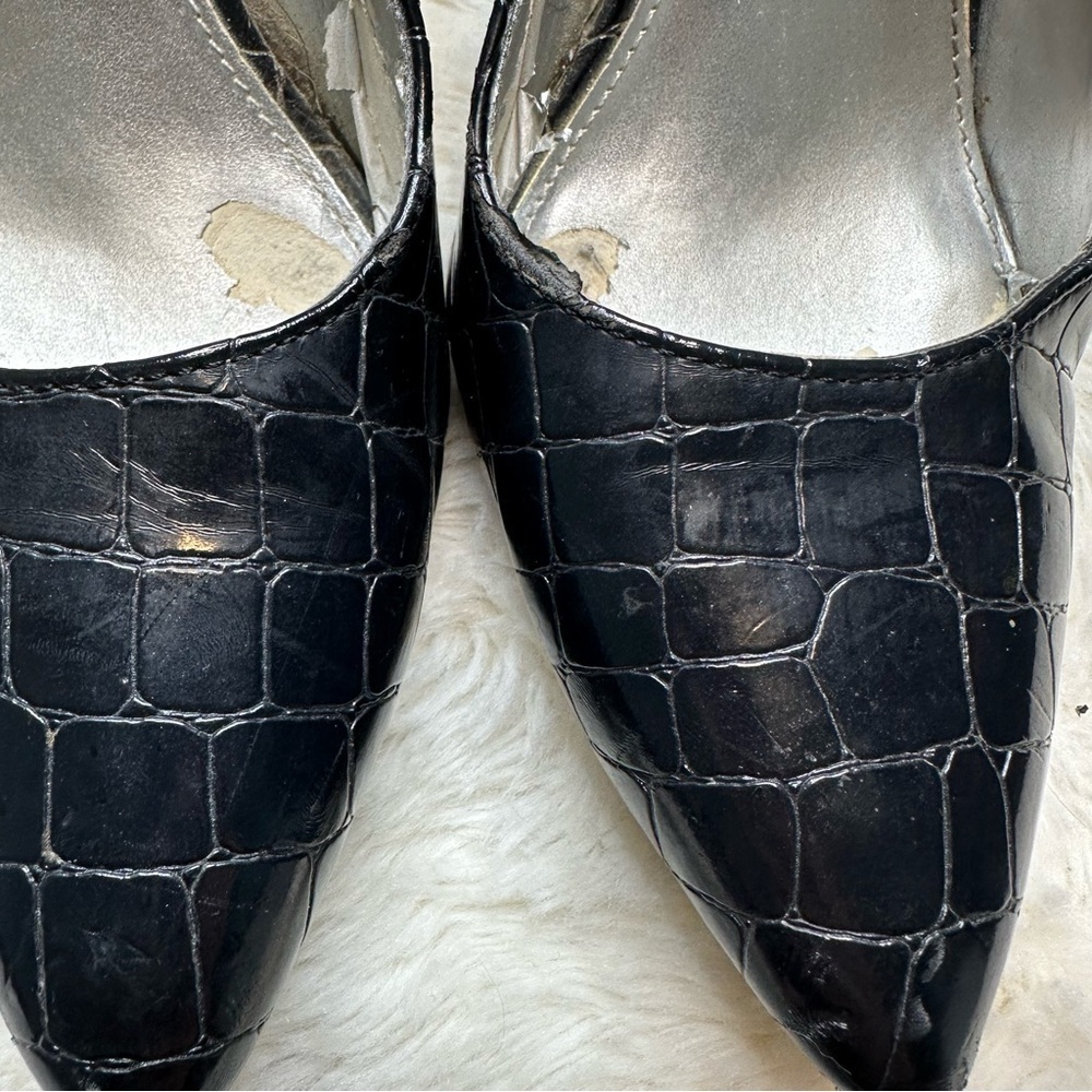 Bandolino Black Heels Pointed Toe Glossy Finish Black Size 9 - Picture 2 of 16